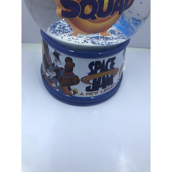 Space Jam A New Legacy Looney Tune Squad Snow Globe Lebron James - Picture 4 of 12